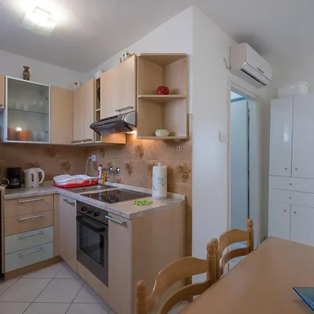 Apartments Lovorik Krk Town Exterior photo