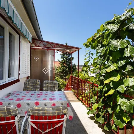 Apartments Lovorik Krk Town Exterior photo