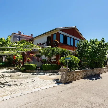 Apartments Lovorik Krk Town Exterior photo