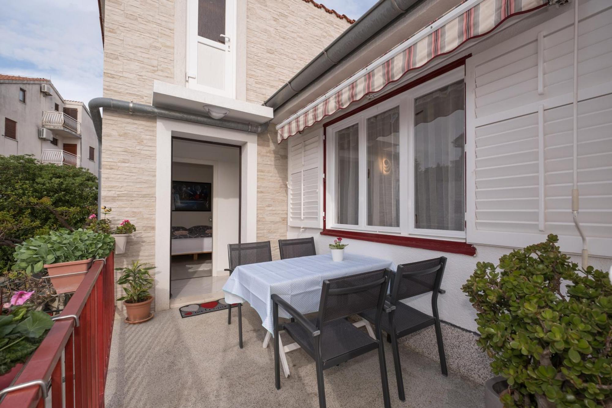 Apartman Lovorik