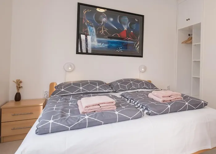 Apartments Lovorik
