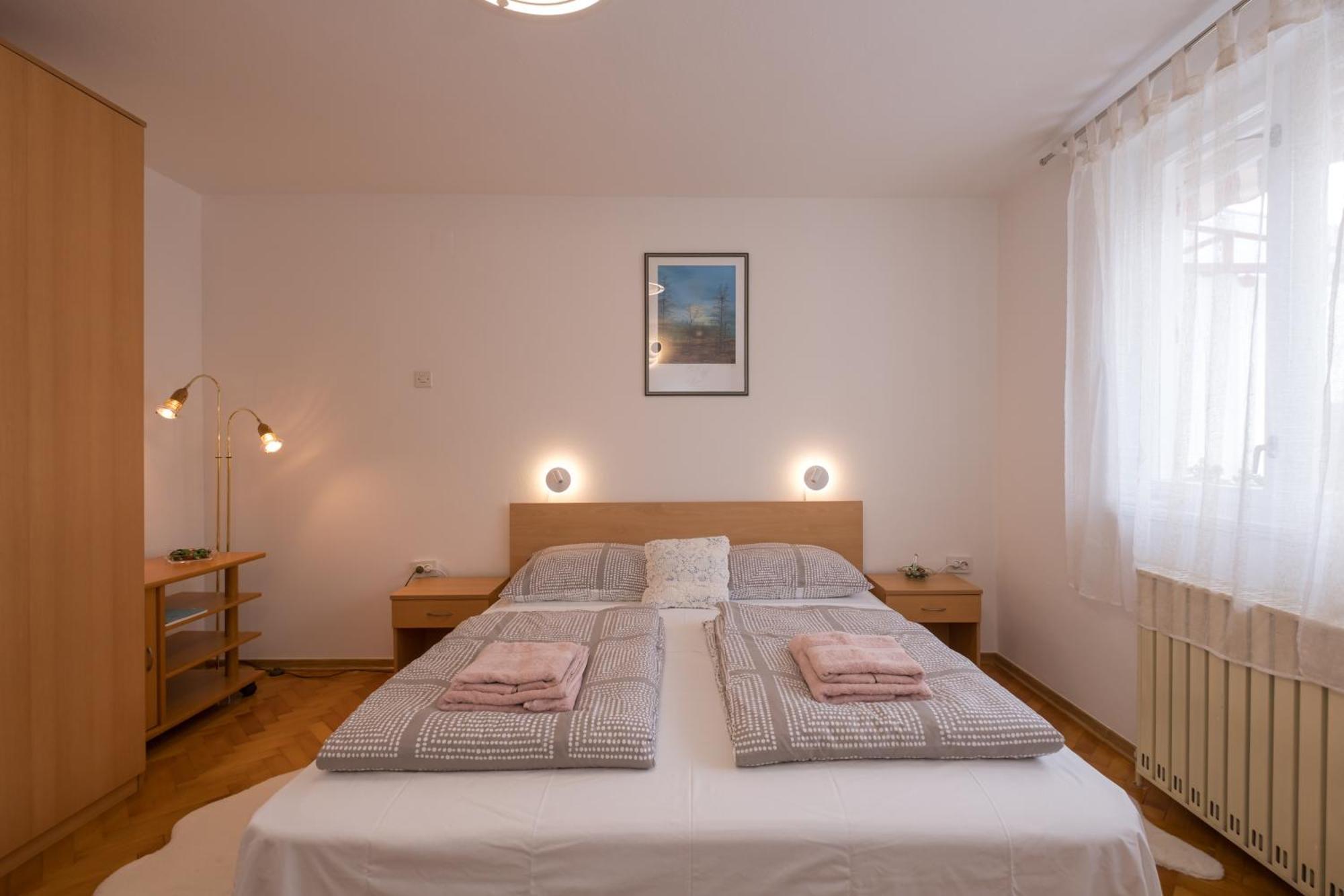 Apartment Lovorik *