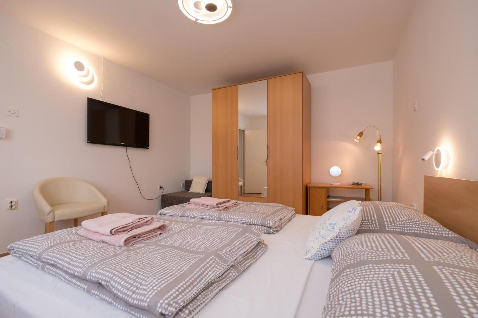 Apartment Lovorik Krk Town