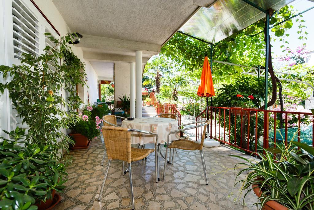 Apartment Lovorik *